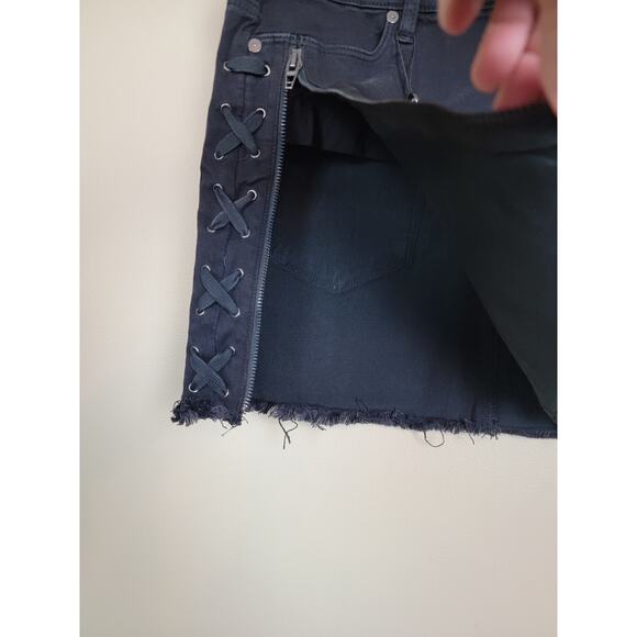 Blank NYC NEW  Women’s Mini Denim Skirt Lace Up Slit Raw Hem Black Size 31 - Picture 3 of 8